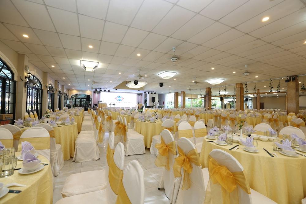 Vien Dong Hotel ญาจาง ภายนอก รูปภาพ