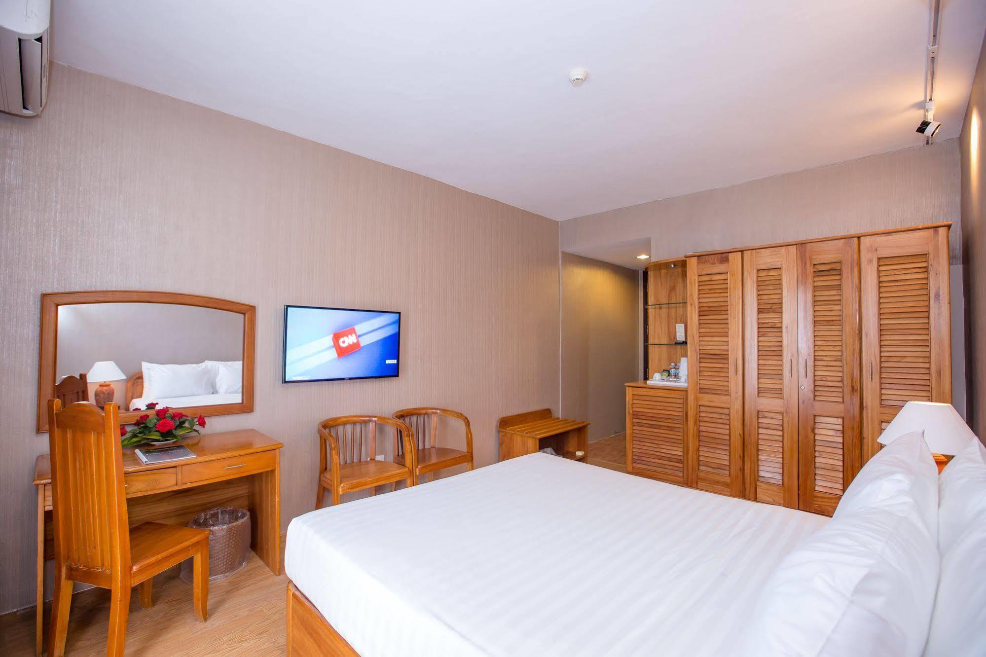 Vien Dong Hotel ญาจาง ภายนอก รูปภาพ